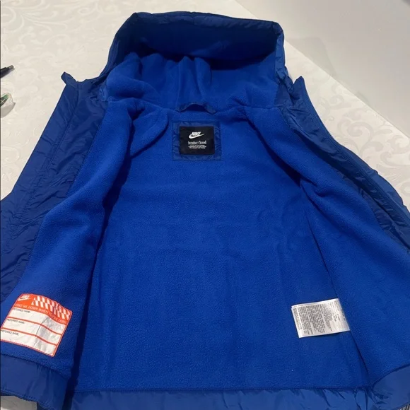 Nike Kids Fleece Lined Windbreaker. Boys 7. - Picture 6 of 12